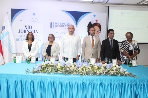 Ney Arias Lora celebra jornada de enfermería con enfoque en salud emocional
