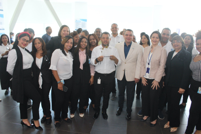 Director Ney Arias celebra con colaboradores Primer Lugar como el centro de salud con  Mejor Desempeño Hospitalario